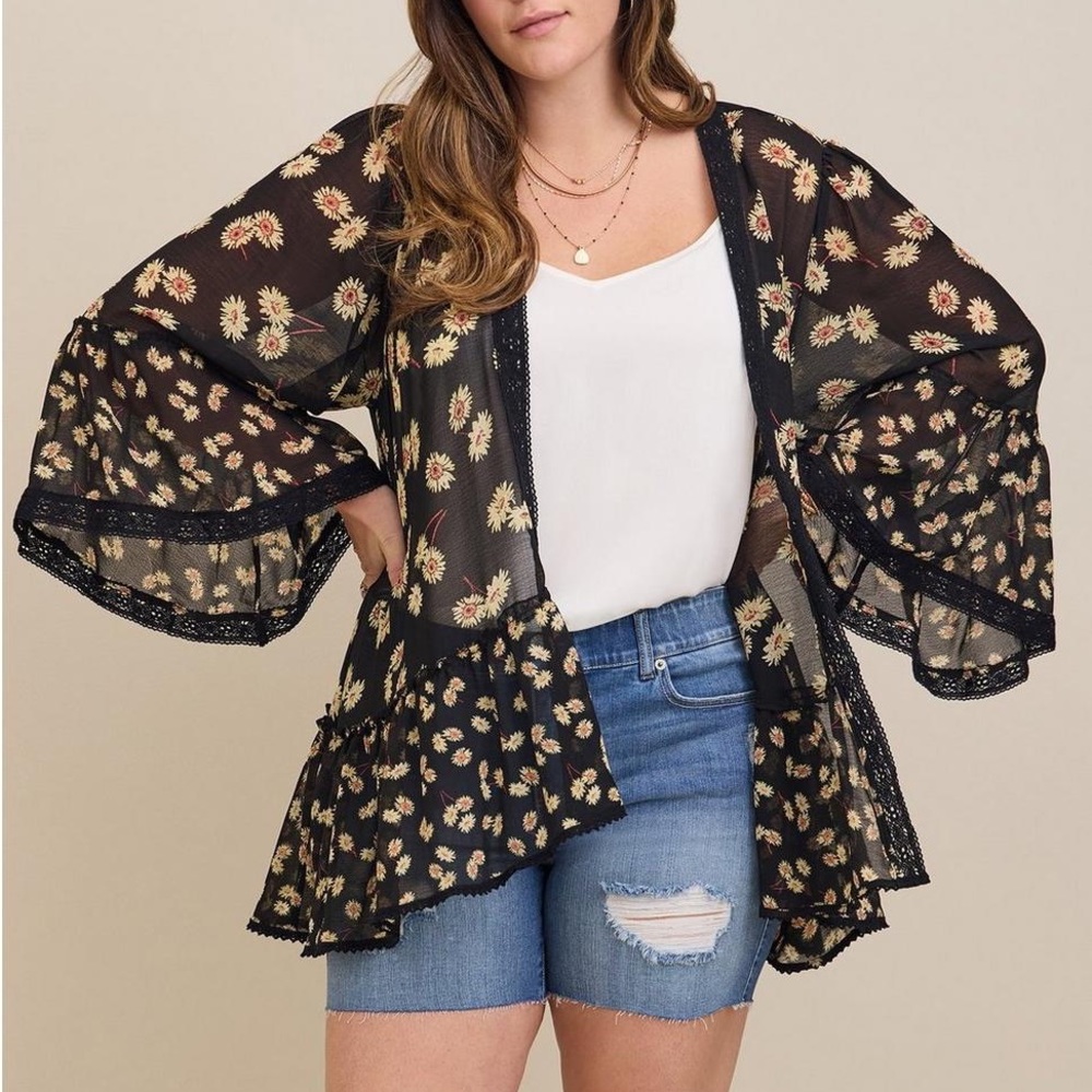 Torrid Size 2 Daisy Layering Piece